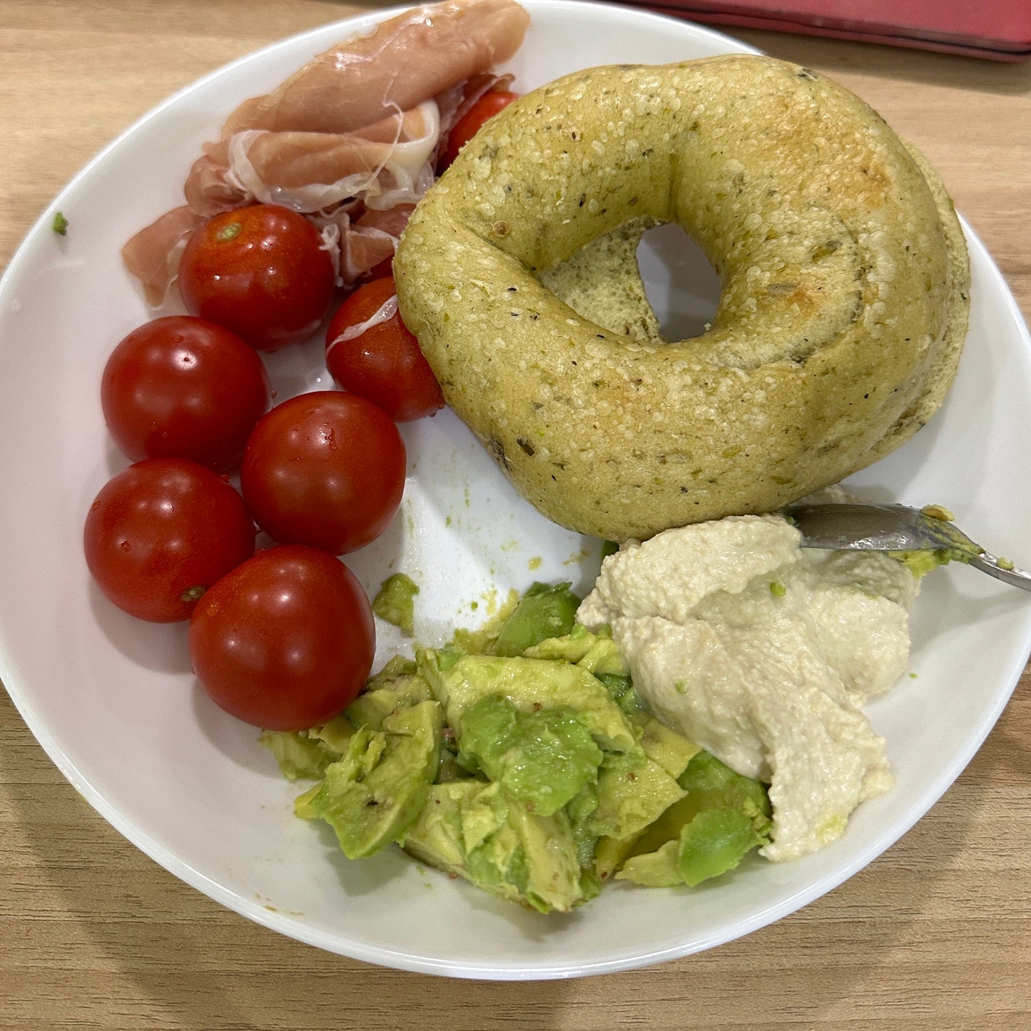 Blendit 微辣貝果搭配鷹嘴豆泥_鹹香早餐建議_健康輕食