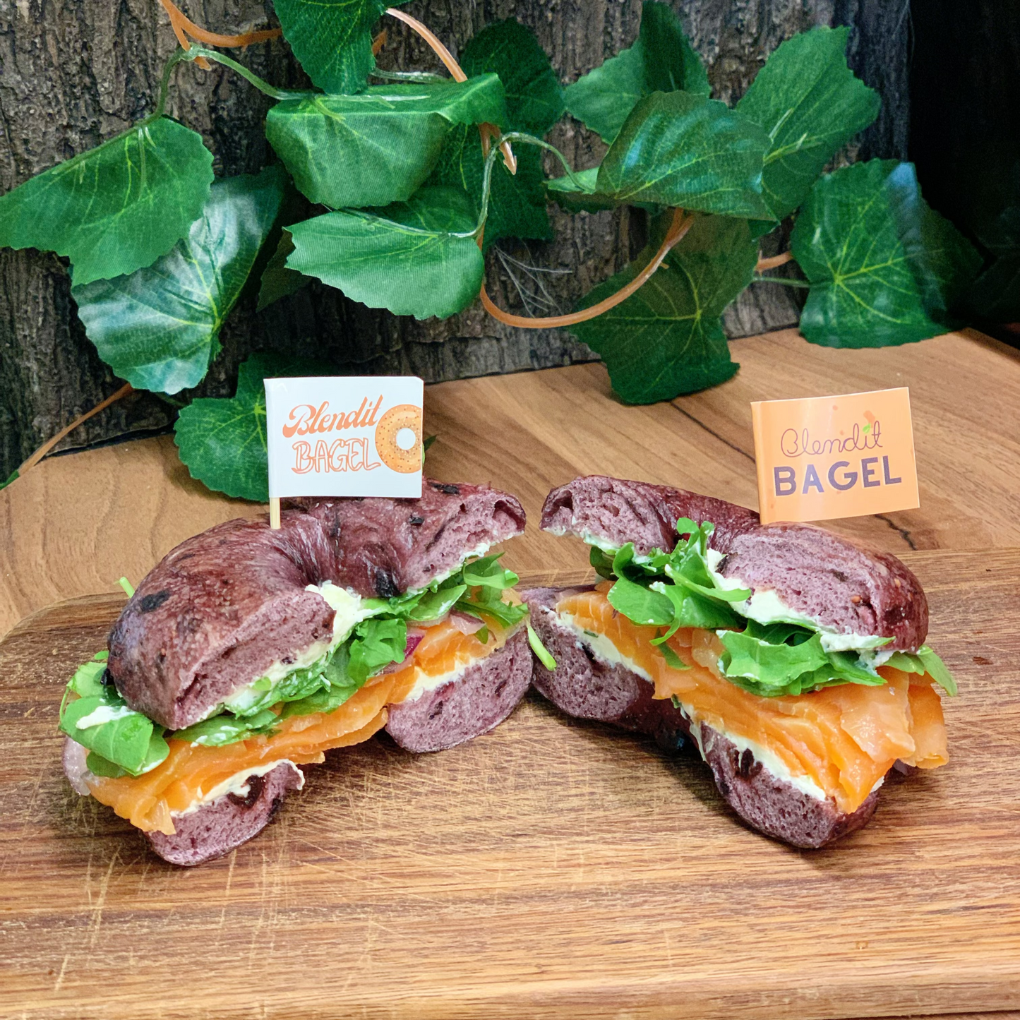 藍莓貝果搭配煙燻三文魚的健康早餐建議