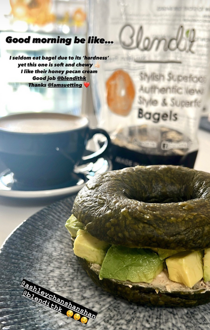 抹茶貝果搭配牛油果的清爽健康早餐